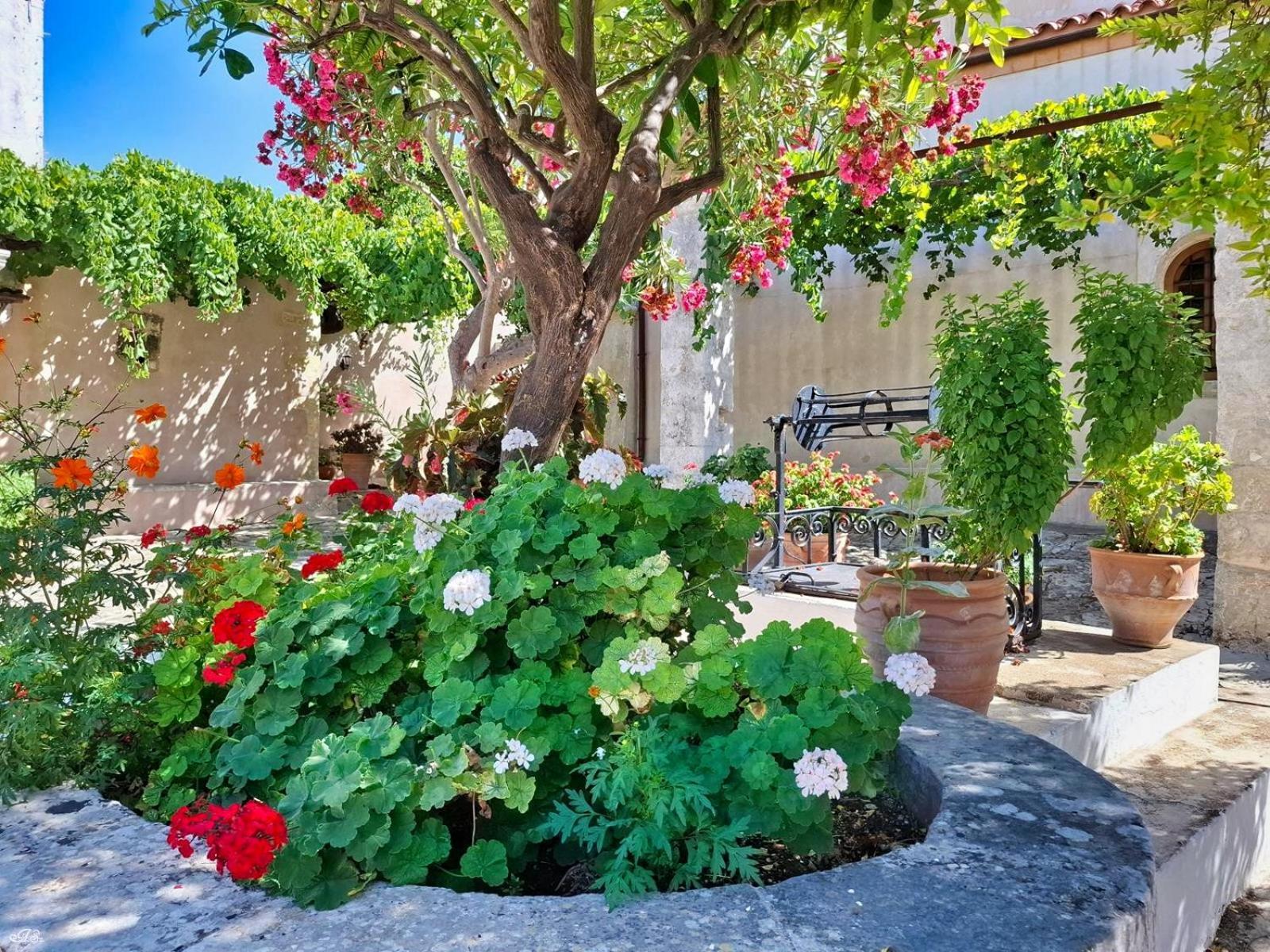 4 Seasons Suites Paradise Near Athens Airport Markopoulo Mesogaias Exterior photo